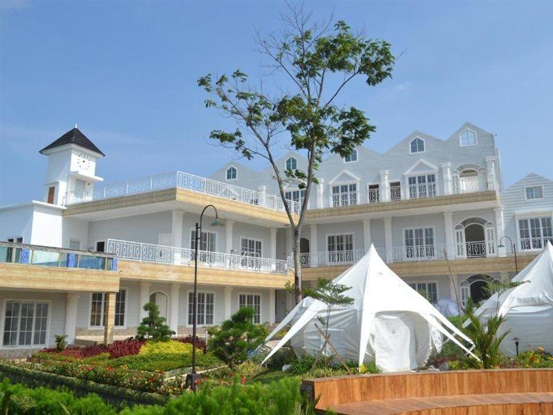 Chevilly Resort And Camp Bogor Zewnętrze zdjęcie